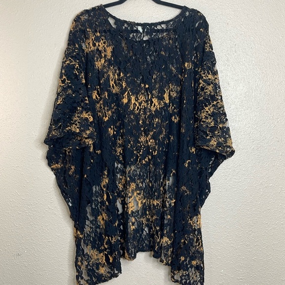 Blue Buttcup Womenβs Sheer Lace Tunic Top Kimono Black Gold Tie-Dye Look Sz S - Picture 6 of 10
